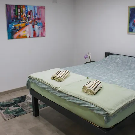 Nadja&dani アパート